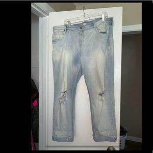 Old Navy light wash Boyfriend Jeans